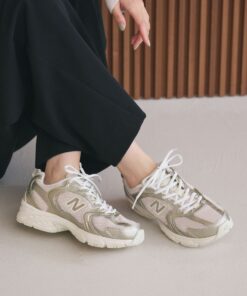 Alternative view of BEAUTY&YOUTH UNITED ARROWS U530 金属色运动鞋 BEAUTY&YOUTH UNITED ARROWS 鞋类 运动鞋 银色 金色